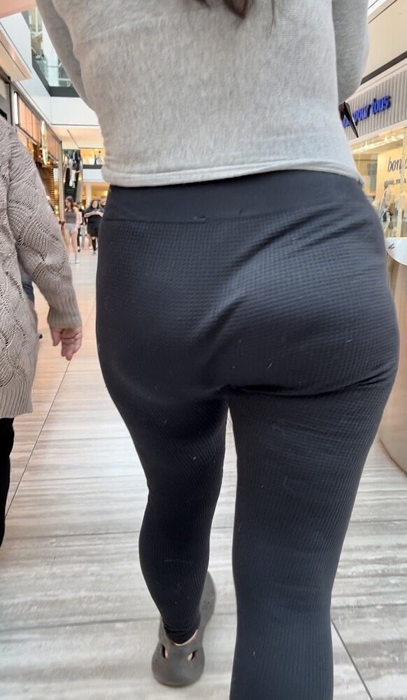 Now that’s an ass! Pawg with a jiggly booty in leggings #yG6VAtdy